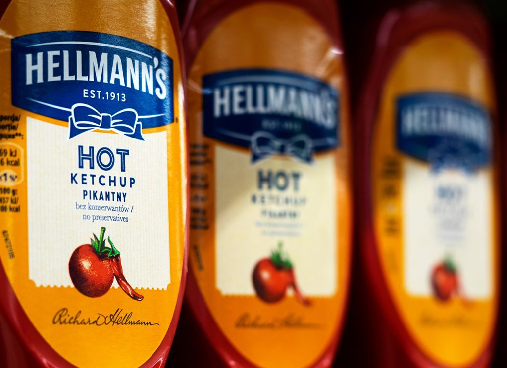 Hellmann's se torna primeira marca a produzir ketchup com frascos 100% reciclados