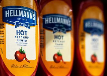 Hellmann's se torna primeira marca a produzir ketchup com frascos 100% reciclados