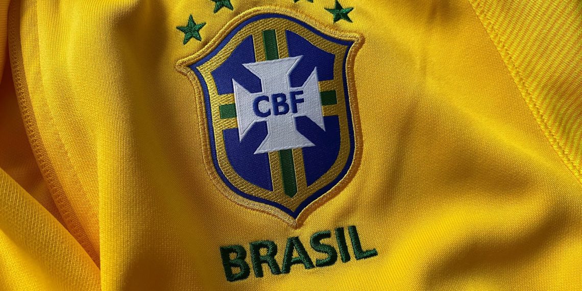 Copa do Mundo faz aumentar interesse por camisas do Brasil e de clubes internacionais