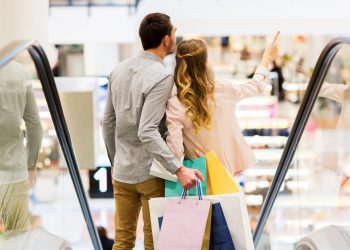 Mais da metade dos lojistas de shopping espera vender 20% mais na Black Friday