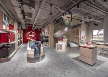 Entenda como a marca Victorinox consegue se manter jovem no varejo sem traquitanas tecnológicas