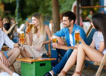 Bares e restaurantes projetam aumento de 20% no faturamento para o verão
