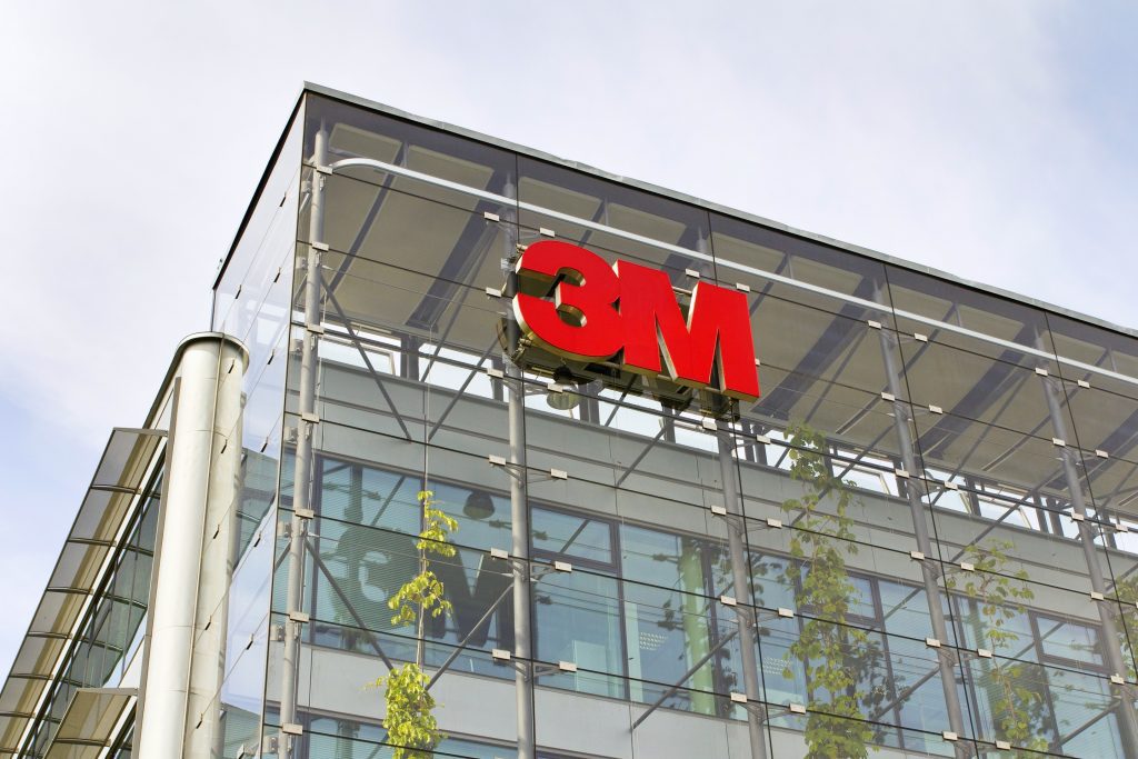 3M anuncia corte de cerca de 2.500 postos globalmente, com queda na demanda