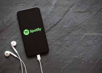 Spotify cortará 6% dos funcionários; presidente fala em "decisão difícil"