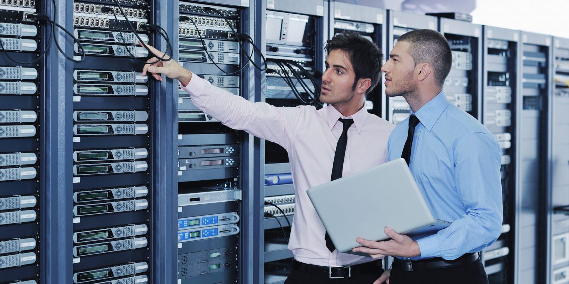 Gastos mundiais com TI crescerão 2,4% em 2023, prevê Gartner