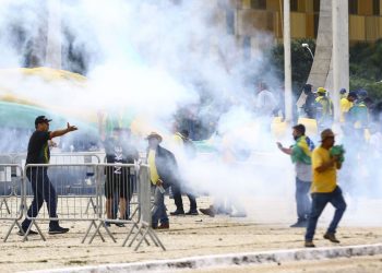FUP pede bolsonaristas fora da Petrobras em ato pela democracia