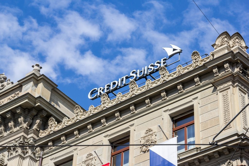 Banco UBS fecha acordo para comprar Credit Suisse por US$ 3,25 bilhões