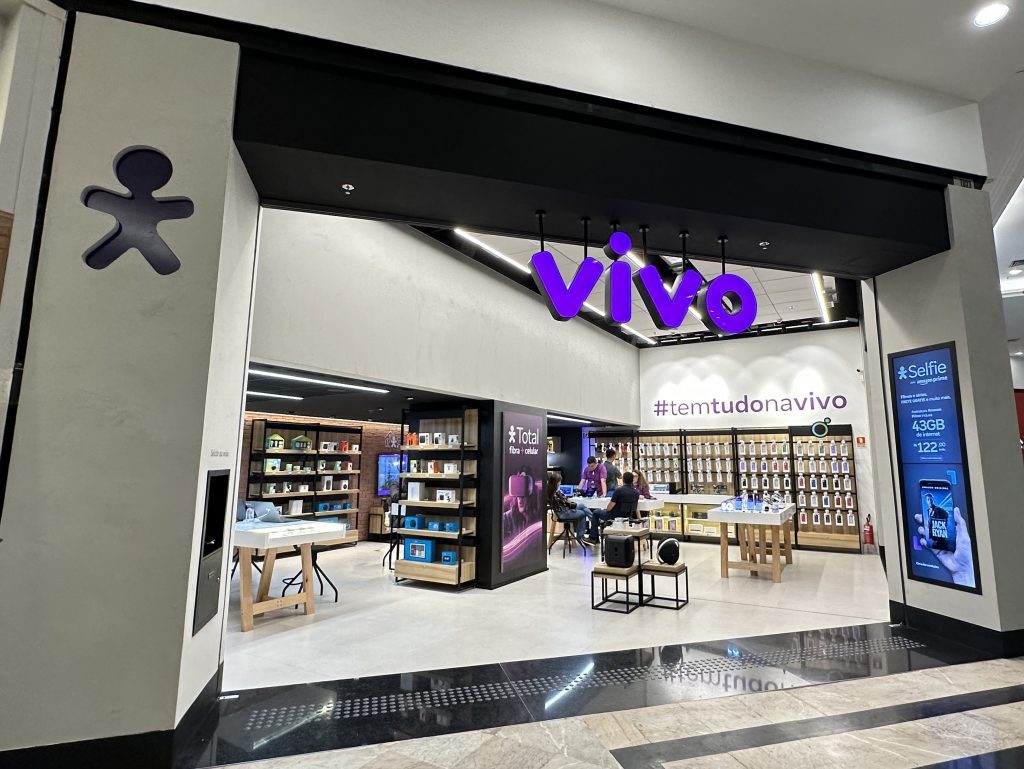 Vivo inaugura duas lojas com conceito novo e ambiente imersivo