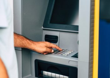 Biden garante que americanos terão depósitos bancários disponíveis
