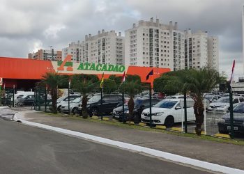 Atacadão inaugura mais duas lojas na capital paranaense