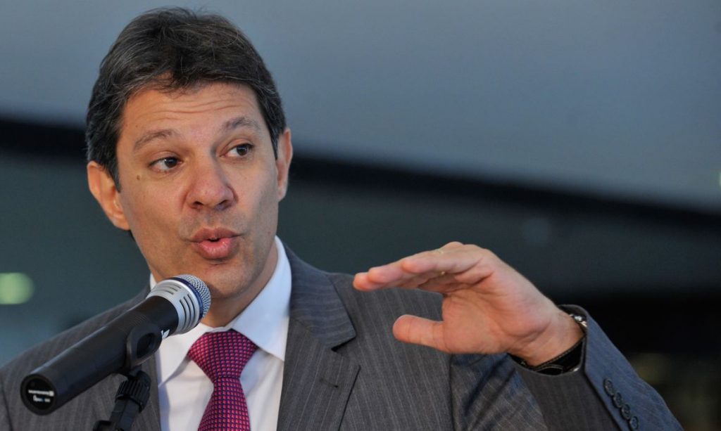 Legalizadas no governo Temer, Haddad diz que governo atual está pondo bets em ordem