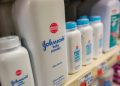 Johnson&Johnson deve US$ 40 Mi a 2 pacientes com câncer que usaram talco