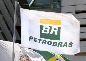 Petrobras convoca mais 289 aprovados em concurso de nível superior de 2021