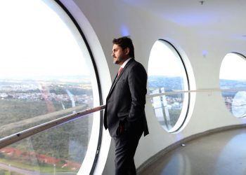 Ministro diz que pasta calcula custo público para antecipar implantação do 5G