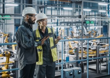 Indústria tem queda na produção e no emprego em abril