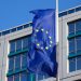 UE pressiona Google, Meta, Tiktok e outros a identificarem conteúdos gerados por IA
