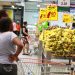 As cestas de compras do consumidor brasileiro estão menores