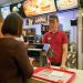McDonald's é condenado em R$ 2 milhões por trabalho de adolescentes em chapas e fritadeiras