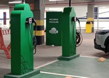 Assaí Atacadista de Belo Horizonte oferece serviço de recarregamento de carros elétricos