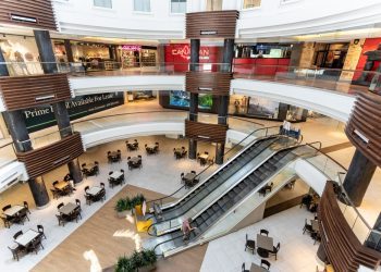 Fluxo de consumidores em shopping sobe 16% em julho ante julho de 2022