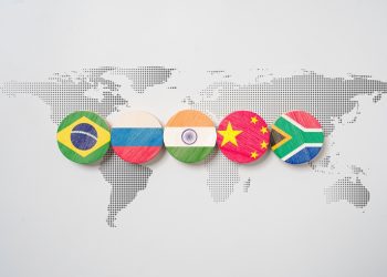 Lula diz que moeda do Brics reduzirá vulnerabilidades