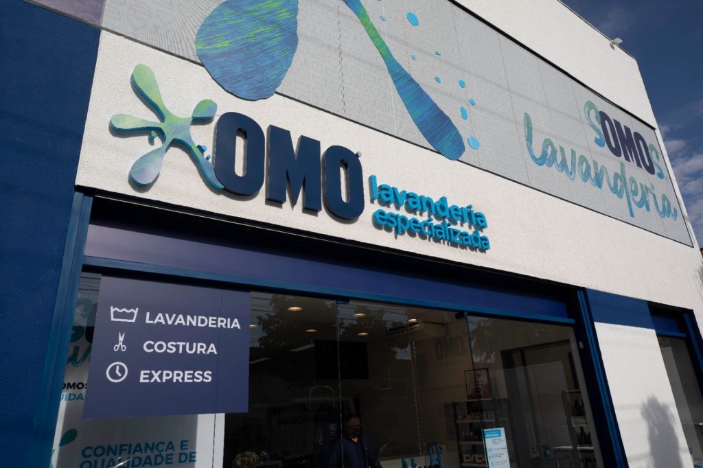 OMO Lavanderia chega à marca de 300 lojas e prioriza a comunicação com franqueados