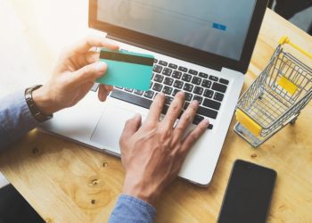 Pagamentos com cartão de crédito no e-commerce crescem 43% no segundo semestre