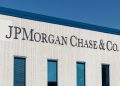 JPMorgan faz acordo de US$ 75 milhões para encerrar processo sobre ligação com Epstein