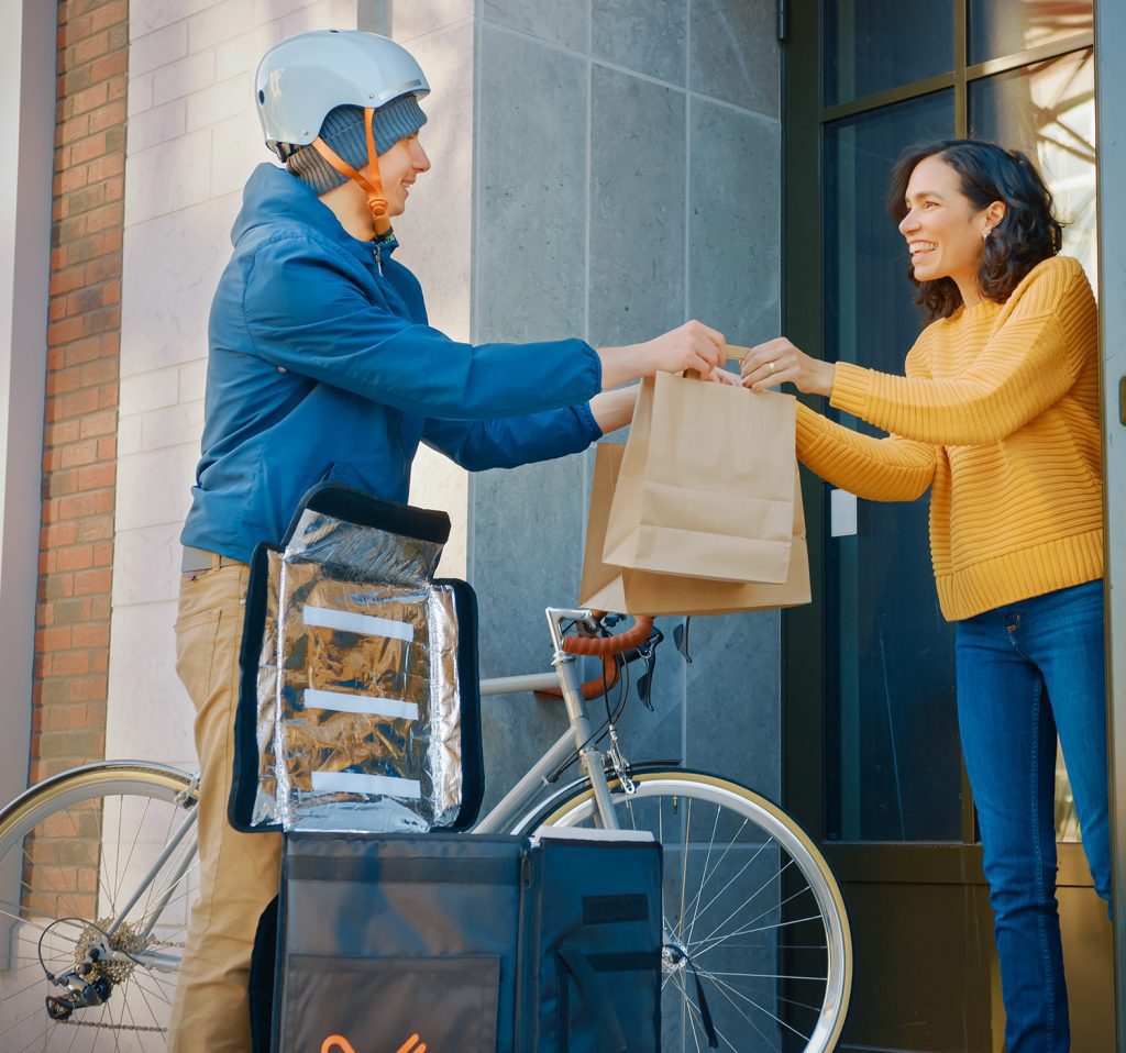 Redução de estabelecimentos que oferecem opção de delivery chega a 16% no último ano