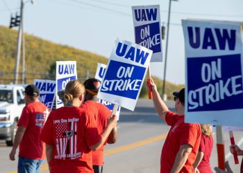 Nos EUA, sindicato expande greve para fábrica de SUVs da GM no Texas com 5 mil trabalhadores