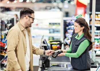 Visa registra um aumento de 12% nos pagamentos realizados em supermercados