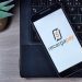 O super app RecargaPay anuncia a expansão de sua Conta PJ, agora acessível para todas as empresas com o Cadastro Nacional da Pessoa Jurídica (CNPJ). Com a novidade, empreendedores de todos os segmentos e tamanhos, sejam pequenas, médias ou grandes empresas, além de associações e entidades com ou sem fins lucrativos, poderão abrir uma conta gratuita no aplicativo e acessar uma série de benefícios exclusivos. Entre eles, ganhos extras no pagamento de contas e boletos e um bônus diário de 106% do CDI. O app permite ainda o gerenciamento e a emissão simplificada de documentações, como o imposto DAS, agregando mais praticidade, economia e segurança no dia a dia dos clientes. A expansão da Conta PJ do RecargaPay acompanha o crescimento do empreendedorismo no Brasil, que registrou a abertura de 2,8 milhões de pequenas empresas entre janeiro e agosto de 2024, segundo dados do Sebrae. Em 2023, por exemplo, o número de clientes com perfil de pessoa jurídica do RecargaPay também avançou: no último ano, o app viu o número de clientes com CNPJ triplicar. Inicialmente voltado apenas para Microempreendedores Individuais (MEIs) e Empresário Individual (EI), o portfólio de soluções financeiras da empresa para o público PJ agora atende também os modelos de negócios em Sociedade LTDA, Sociedade Limitada Unipessoal (SLU), Sociedade Simples e Sociedade Anônima (SA). “A missão do RecargaPay é simplificar a vida dos empreendedores, independentemente do tamanho do negócio. A expansão da Conta PJ é um reflexo desse trabalho de mais de uma década no mercado. Queremos continuar apoiando os empreendedores brasileiros com uma solução financeira prática, segura e conveniente. Eles precisam focar no que realmente importa: cuidar do negócio, fazer ele crescer”, comenta Wenceslao Frers, Senior VP de PJ do RecargaPay. Com a nova fase do serviço, o RecargaPay passa a oferecer benefícios que vão além do óbvio para novos perfis de empreendedores, como o Pix QR Code sem custos, uma maquininha com as menores taxas do mercado e a oferta de um bônus diário equivalente a uma porcentagem do CDI sobre o saldo das vendas recebidas. Além disso, os clientes podem revender serviços do app, como recarga de celular e cartões de transporte, e ainda ganhar uma renda extra. Essas funcionalidades fortalecem a competitividade dos negócios, oferecendo uma alternativa que integra economia, ganho adicional e inovação no processo de cobrança e pagamento.