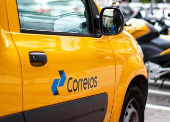 Trabalhadores dos Correios avaliam greve na semana da Black Friday