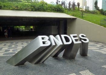 BNDES emprestar R$ 100 bi por ano é parte de sua missão, diz Haddad sobre plano industrial