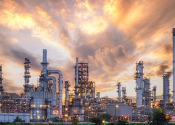 Produção industrial recua 0,4% em setembro