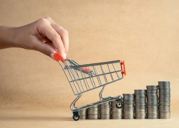 Varejo físico registra crescimento 3,8% em 2023, aponta Serasa Experian