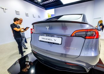 Com concorrência acirrada na China, Tesla oferece descontos em alguns carros Model Y