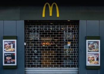 McDonald's suspende operações em alguns restaurantes no mundo por problemas tecnológicos
