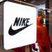 Nike tem vendas estáveis no trimestre fiscal até fevereiro; ação cai 8% em NY