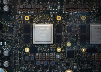 Tesla anuncia que precisará de 85 mil chips da Nvidia