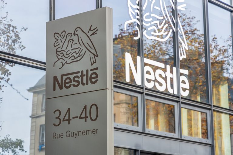 Nestlé amplia uso de IA para otimizar abastecimento no varejo