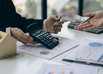 Busca por crédito cai 1% em maio ante abril e cede 14% em relação ao 5º mês de 2023