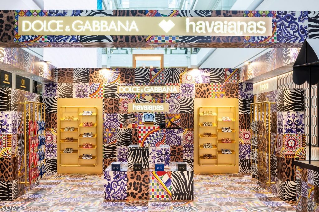 Collab entre Havaianas e Dolce&Gabbana esgota chinelos em menos de 48 horas