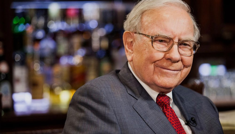 Warren Buffett acumula mais de US$ 325 bilhões em caixa após Berkshire Hathaway vender ações