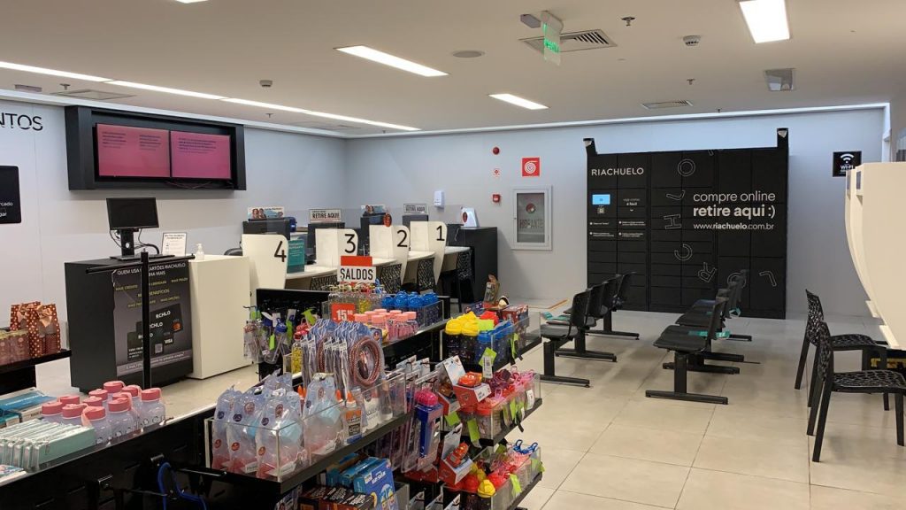 Clique Retire otimiza operações do varejo com a instalação de seus smart lockers