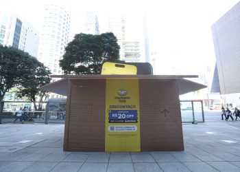 Consumidores esperam promoções para concluir compras de produtos abandonados