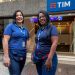 Tim expande projeto que transforma lojas em ambientes mais seguros para mulheres