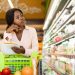 Intenção de consumo das famílias cai 0,2% em julho, mostra Índice