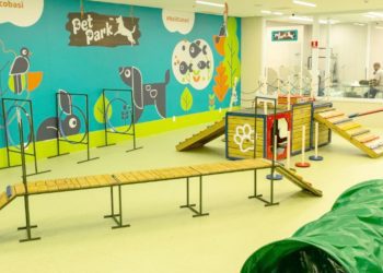 Cobasi inaugura PetPark e PetCafé mirando na experiência do cliente
