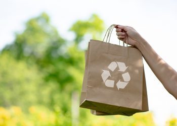 Impacto ESG no varejo brasileiro cai 7% em 2024, aponta Mosaiclab